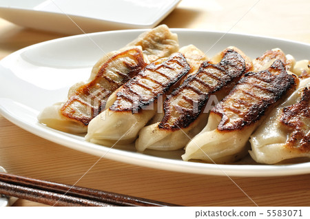煎餃子 5583071