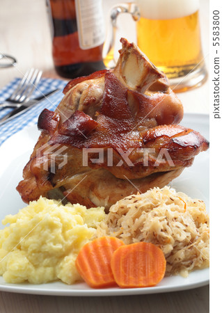 Roasted pork knuckle Roasted pork knuckle 5583800