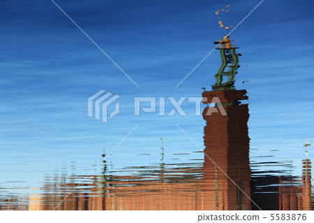 Water reflection of Stockholm City Hall 5583876