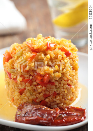 Bulgur pilaf 5583994