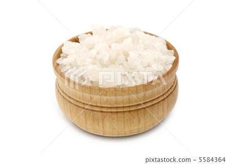 Sea salt in a wooden tableware Sea salt in a wooden tableware 5584364
