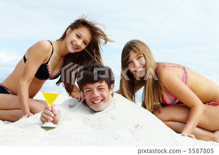Party on sand Party on sand 5587805