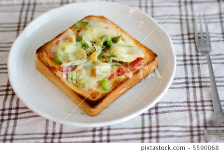Pizza toast  5590068