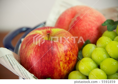 3 fruits rising up 5591859