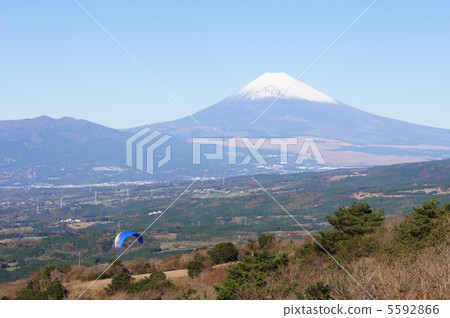 來自Takinoshi Yamaen的富士山滑翔傘 5592866
