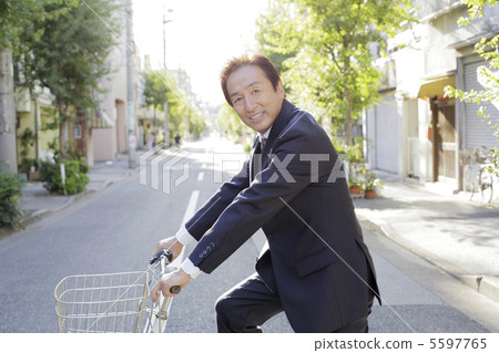 自行車和上班族 5597765