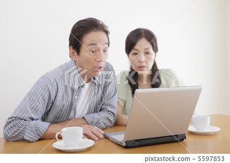 已婚夫婦的生活方式 5597853