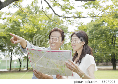 The couple who came to travel The couple who came to travel 5597905