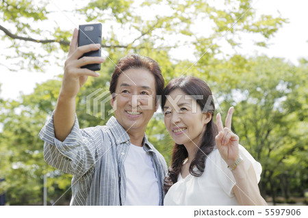 The couple who came to travel The couple who came to travel 5597906