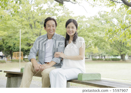 The couple who came to travel The couple who came to travel 5597907