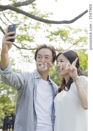 The couple who came to travel The couple who came to travel 5597908