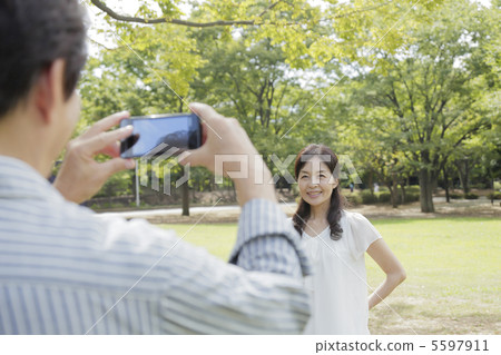 The couple who came to travel The couple who came to travel 5597911