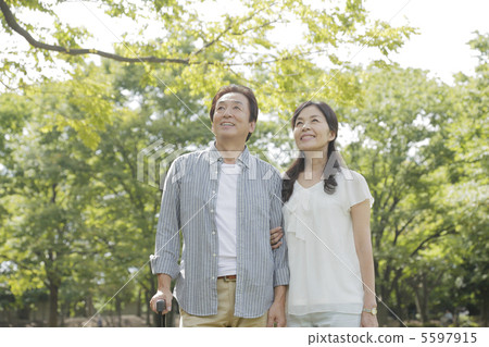 The couple who came to travel The couple who came to travel 5597915