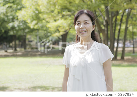 A housewife who came to travel A housewife who came to travel 5597924