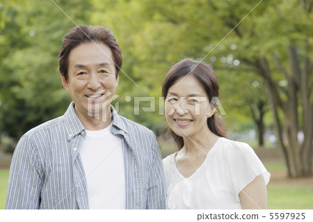 The couple who came to travel The couple who came to travel 5597925