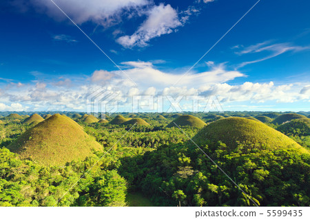Chocolate Hills 5599435