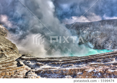 Crater Ijen 5599474