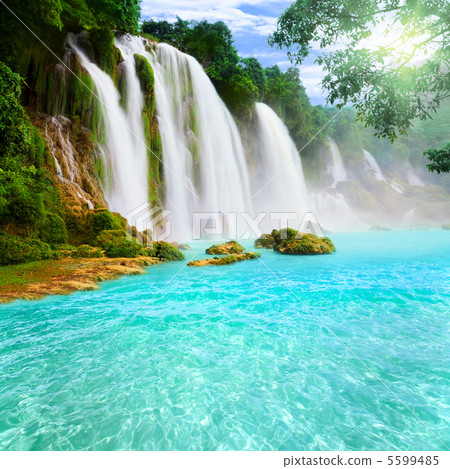 Detian waterfall 5599485