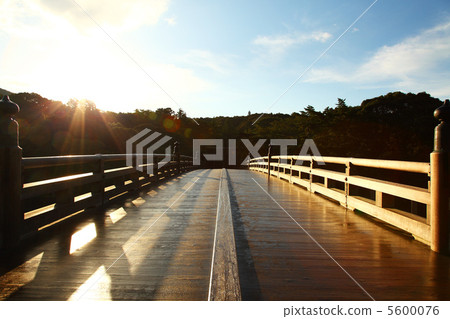 Ubisobashi in the morning Ise shrine in the shrine 5600076