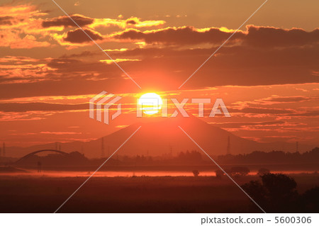 午夜筑波山 5600306