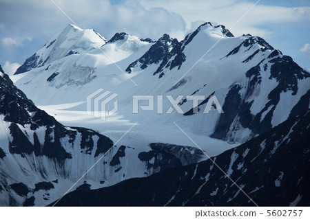 Mountains Mountains 5602757