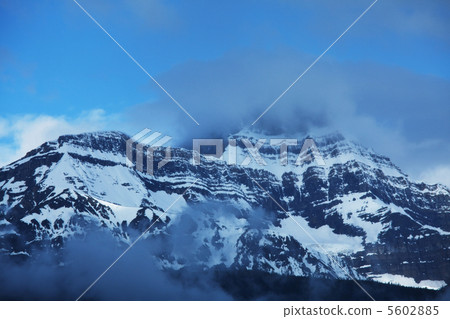 Canadian mountains Canadian mountains 5602885
