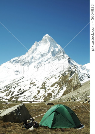Camp in Himalayan mountain Camp in Himalayan mountain 5604923