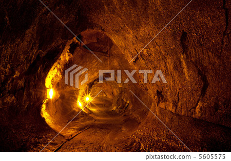 Lava tube Lava tube 5605575