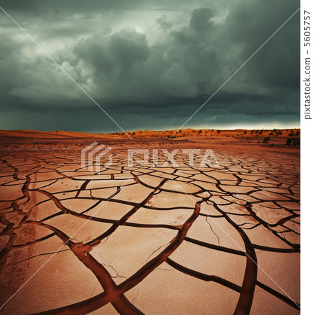 Drought land 5605757