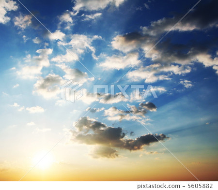 Clouds on sunset Clouds on sunset 5605882