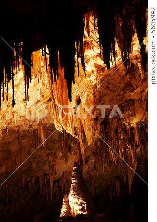 Cave Cave 5605942
