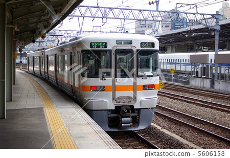 Suburban train 5606158