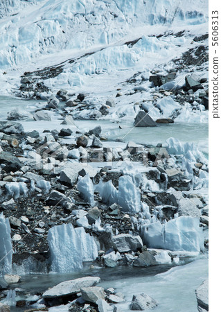 High glacier 5606313