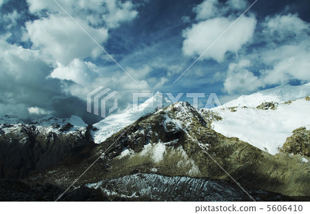 Clouds in Cordilleras mountain Clouds in Cordilleras mountain 5606410