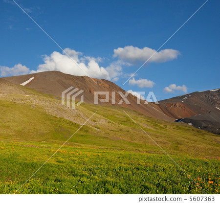 Mountains Mountains 5607363