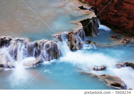 Water cascade 5608234
