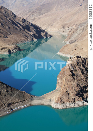 Lake in Tibet Lake in Tibet 5608512