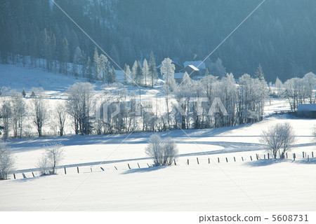 Winter mountains Winter mountains 5608731