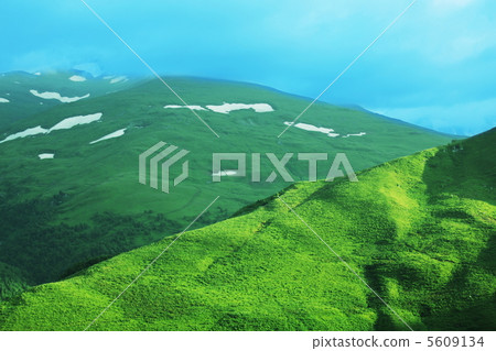 Green hills Green hills 5609134