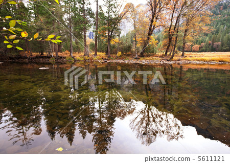 Autumn in Yosemite Autumn in Yosemite 5611121