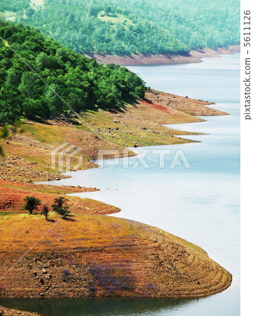 Lake Lake 5611126