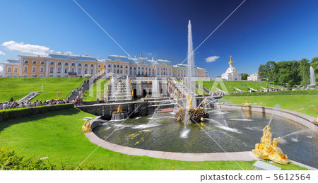 Grand cascade in Pertergof, Saint-Petersburg, Russia. 5612564