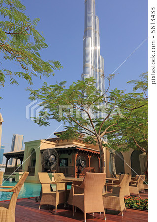 Poolside cafe in Dubai 5613433