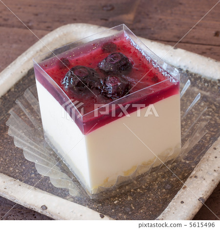 Strawberry Cake Strawberry Cake 5615496