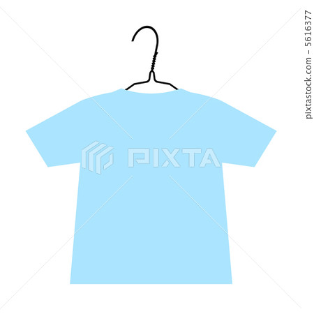 掛在衣架上的T卹 5616377