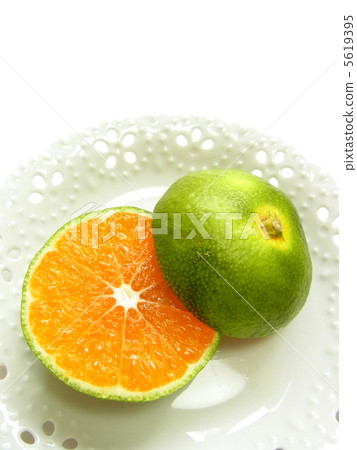 Mandarin oranges cut Mandarin oranges cut 5619395