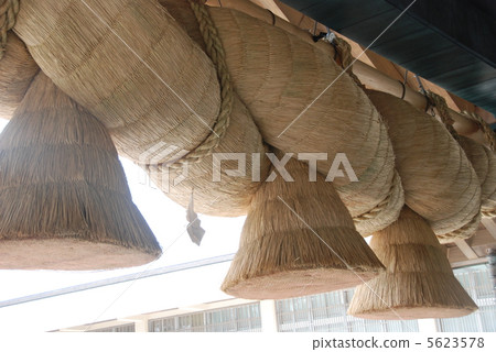 Japan's No. 1 "Big Huge Shimenawa" at Izumo Taisha Kaguraden (Taisha Town, Izumo City, Shimane Prefecture) Japan's No. 1 "Big Huge Shimenawa" at Izumo Taisha Kaguraden (Taisha Town, Izumo City, Shimane Prefecture) 5623578