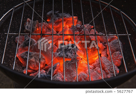 barbecue grill barbecue grill 5627767