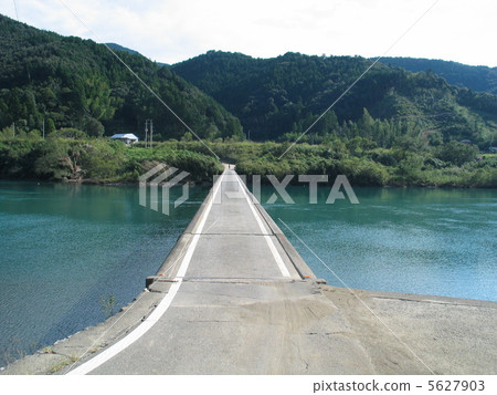 Shimanto River Sanlito Settlement Bridge Shimanto River Sanlito Settlement Bridge 5627903