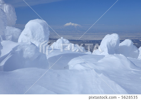 Rape of Hakkoda mountain 5628535